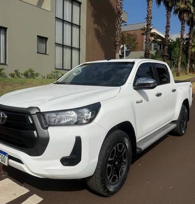 TOYOTA HILUX 2.8 D-4D TURBO DIESEL CD POWER PACK 4X4 MANUAL TOYOTA HILUX 2.8 D-4D TURBO DIESEL CD POWER PACK 4X4 MANUAL